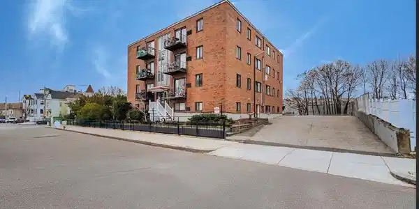 39 Crescent Ave