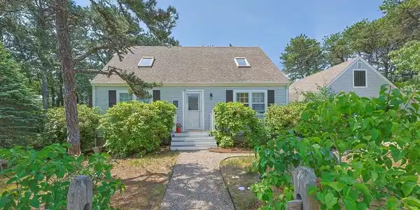 20 Freeman Ave
