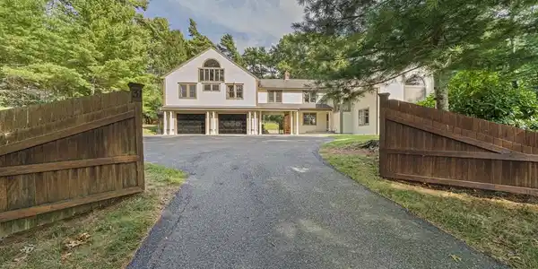 31 Fortune Dr