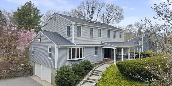 13 Woodvale Ave