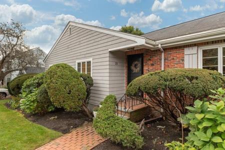25 Longley Ave