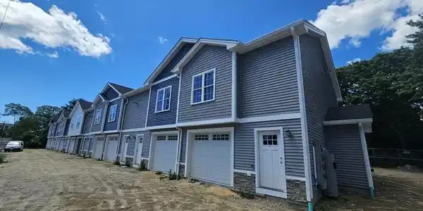 47 Brock Ave
