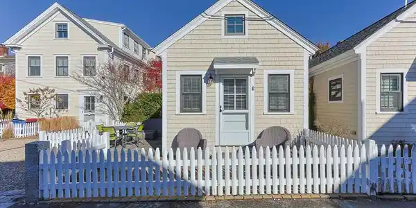 10 Washington Ave