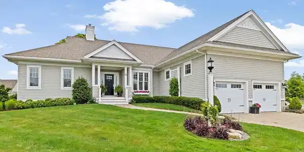 90 Chittenden Ln