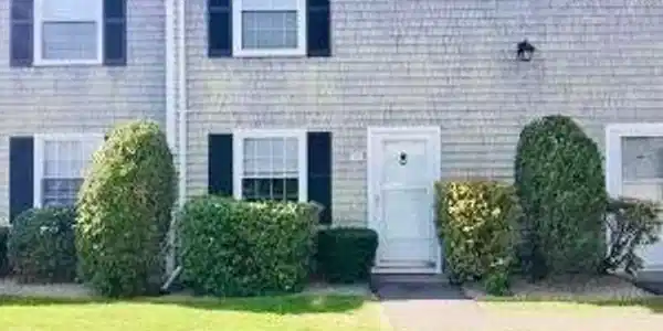 135 W Main St