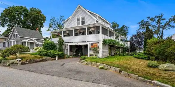 13 Riverside Rd