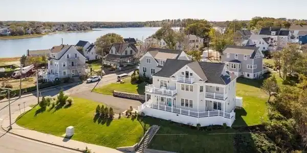 10 Whitehead Ave