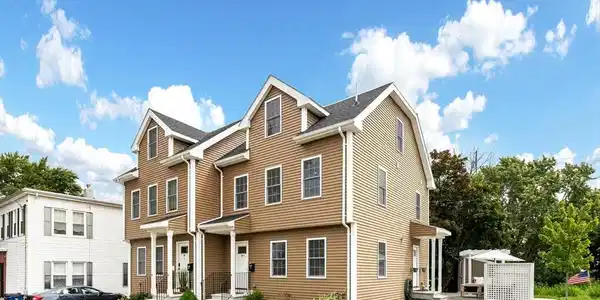 3 Burnham St