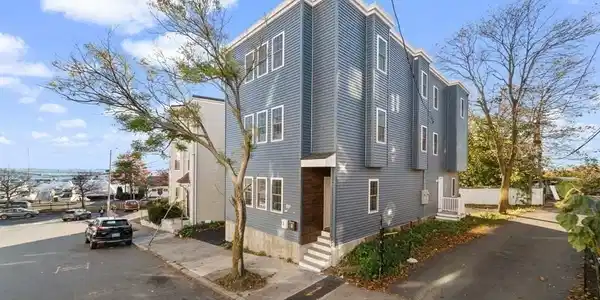 105 Newhall St