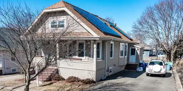 18 Deane St