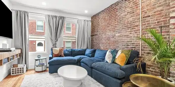 62 N Margin Street