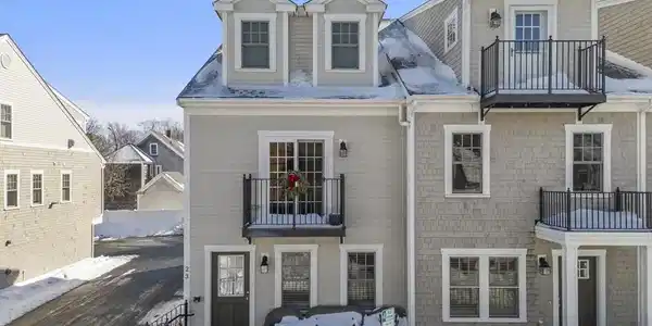 23 Howland St.