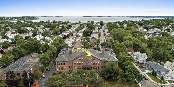 94 Newbury Ave