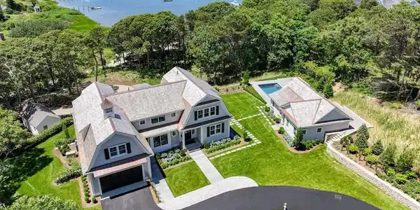 51 Cove Hill Rd