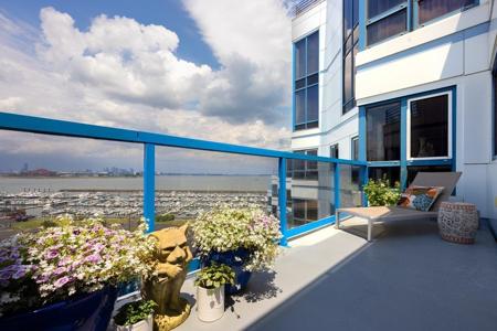 1001 Marina Dr