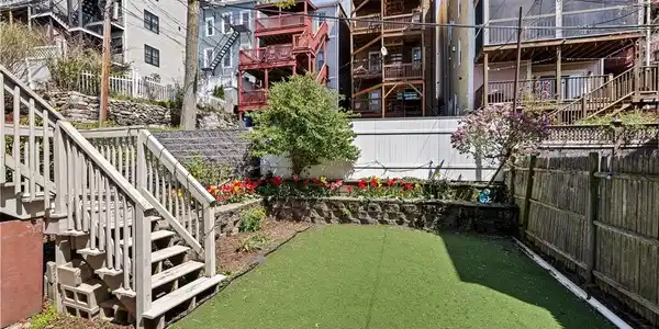 58 Gates St