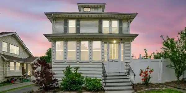 5 Ellington Rd