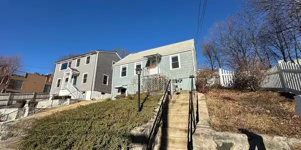 156 Parke Ave