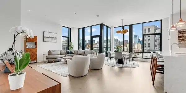 40 Traveler St