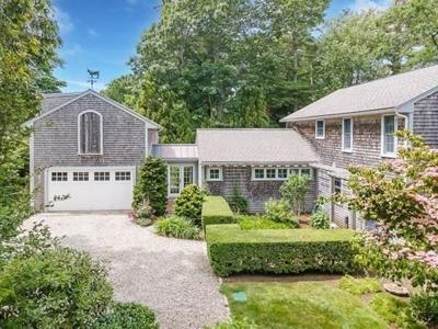 11 Bayberry Ln