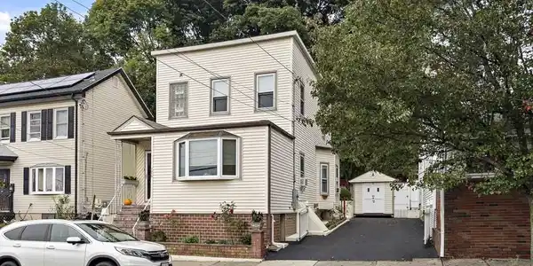 776 Winthrop Ave