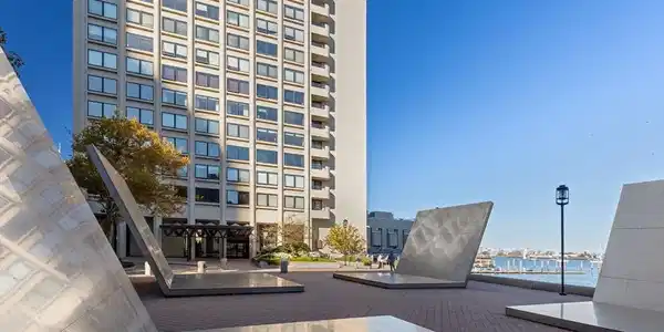 85 E India Row