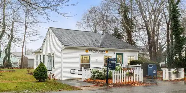 36 Carriage Shop Rd