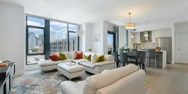 40 Traveler St