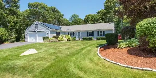 72 Trumbull Rd