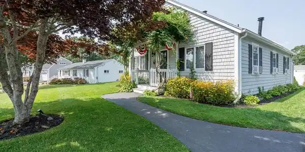 25 Bluff Ave