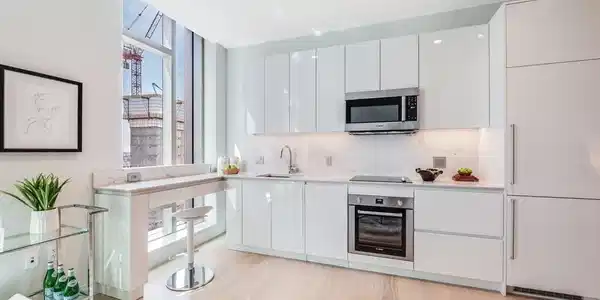 135 Seaport Blvd