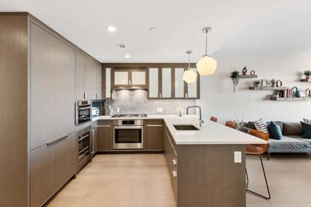 100 Lovejoy Wharf