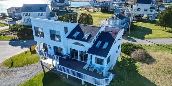 23 Shore Dr