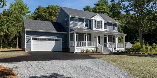 65 Great Neck Road