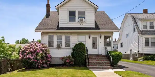 101 Bayfield Rd S