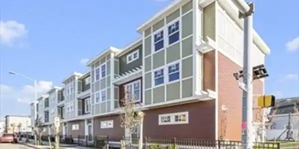 876 Western Ave
