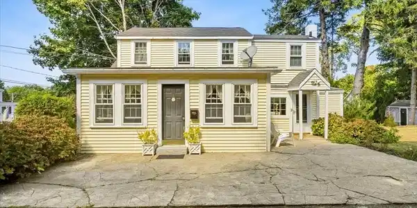 9 Lantern Ln