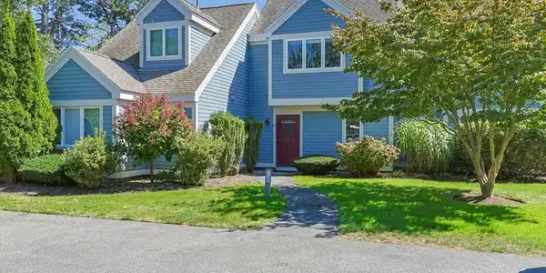 41 Trevor Ln