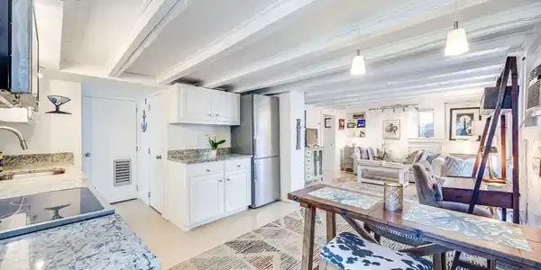 18 Standish Street