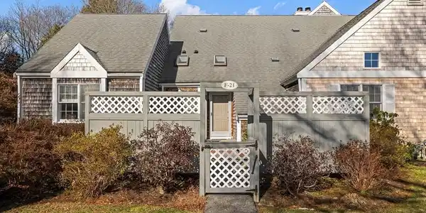 21 Chilmark Dr