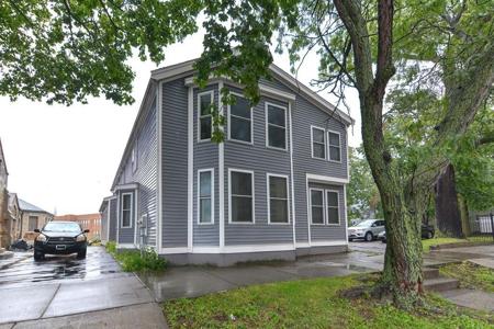 89 Broad St