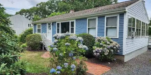 10 Croyden Dr