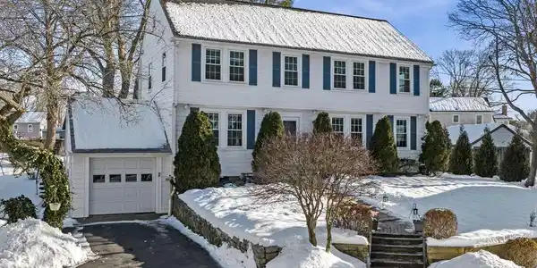 11 Everett Paine Boulevard