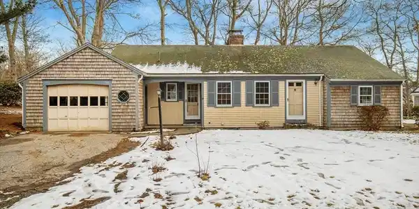 19 Larkin Ln