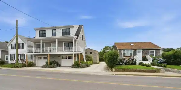 29 and 33 Lagoon Pond Road