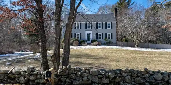 6 Old Mattapoisett Neck Rd