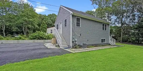1055 E Falmouth Hwy