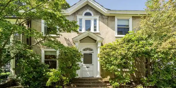 15 Cedar St