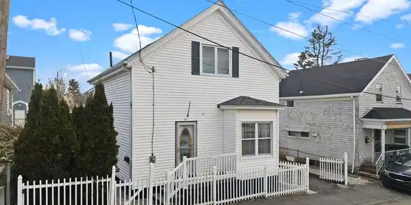31 Sachem St