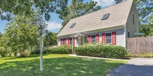 9 Elaine Road